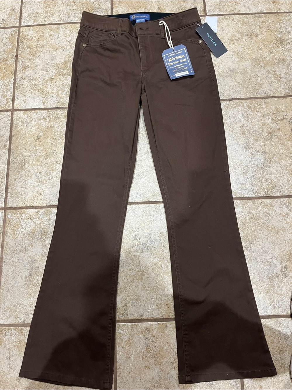 NWT Democracy "Ab"solution Itty Bitty Bootcut Pants - Size 8 (Chocolate Brown)